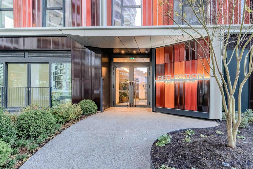 Property photo 1 of 5 Studio To Rent In White City Living