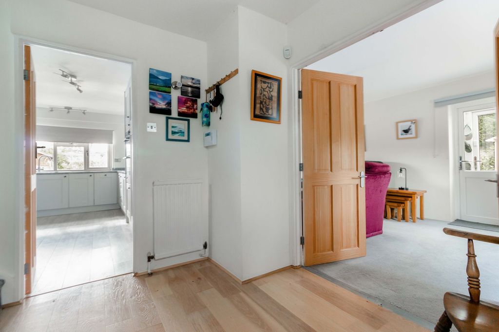 Property photo 3 of 39