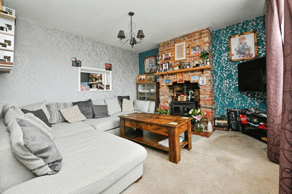 Property photo 2 of 17 Photo