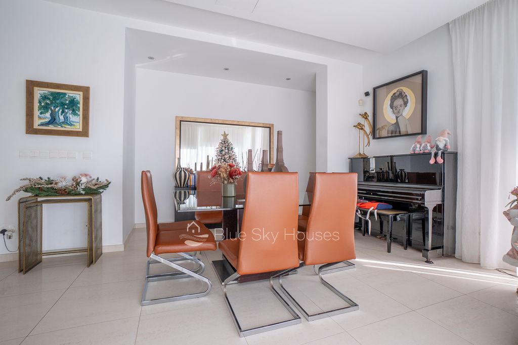 Property photo 3 of 67