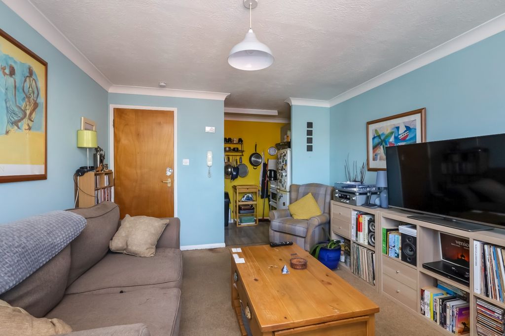 Property photo 3 of 7