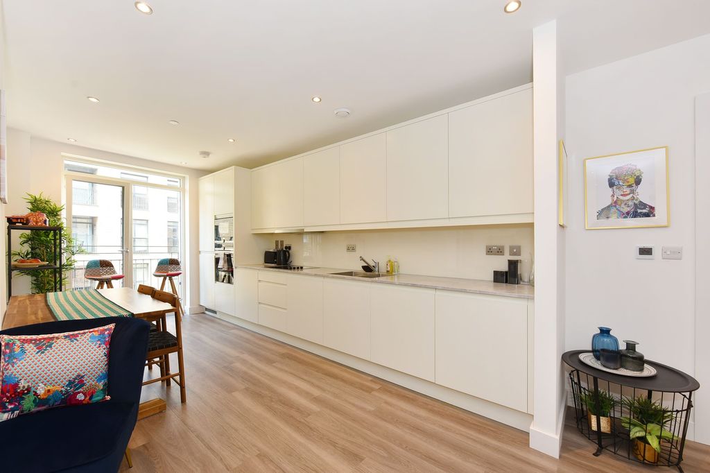 Property photo 2 of 6