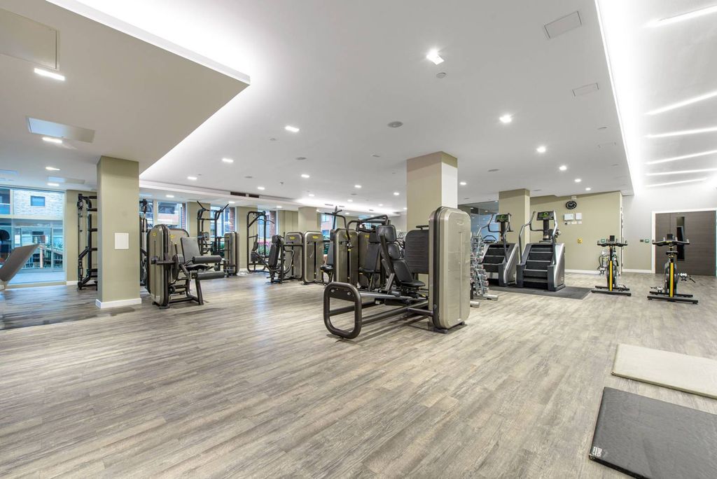 Property photo 2 of 21