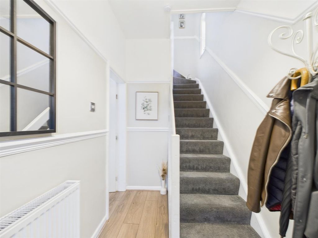 Property photo 2 of 21 Cam03844G0-Pr0351-Still011.Jpg