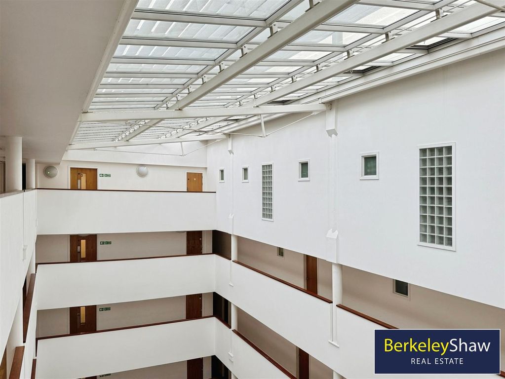 Property photo 3 of 15 Communal Atrium