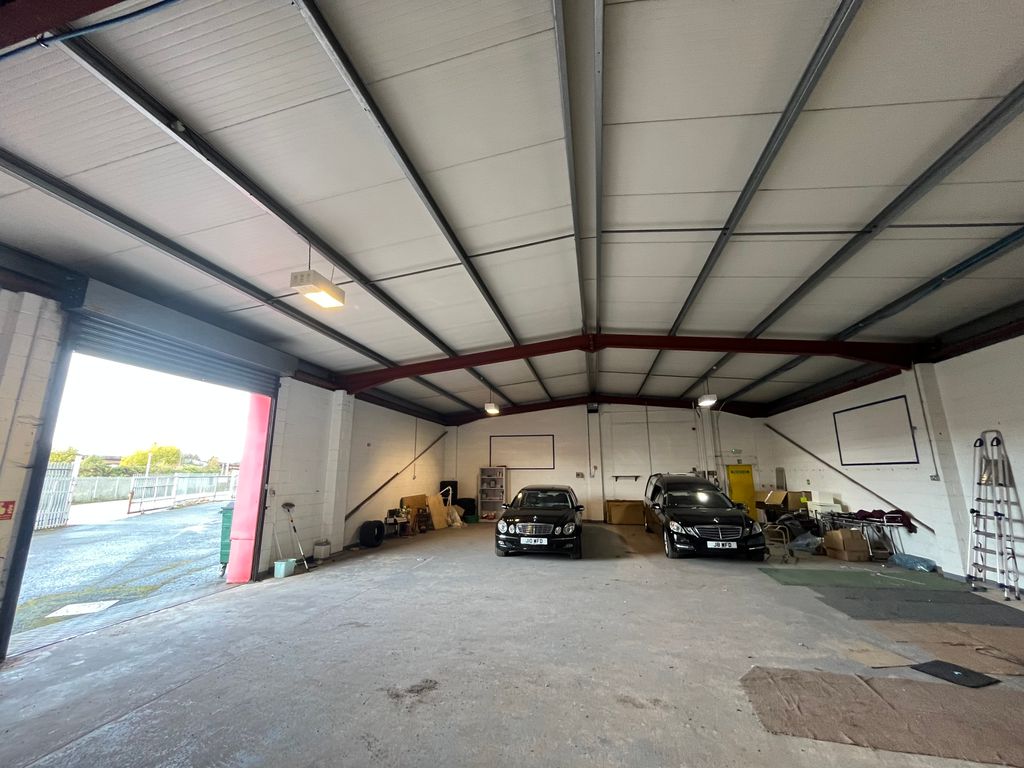 Property photo 1 of 2