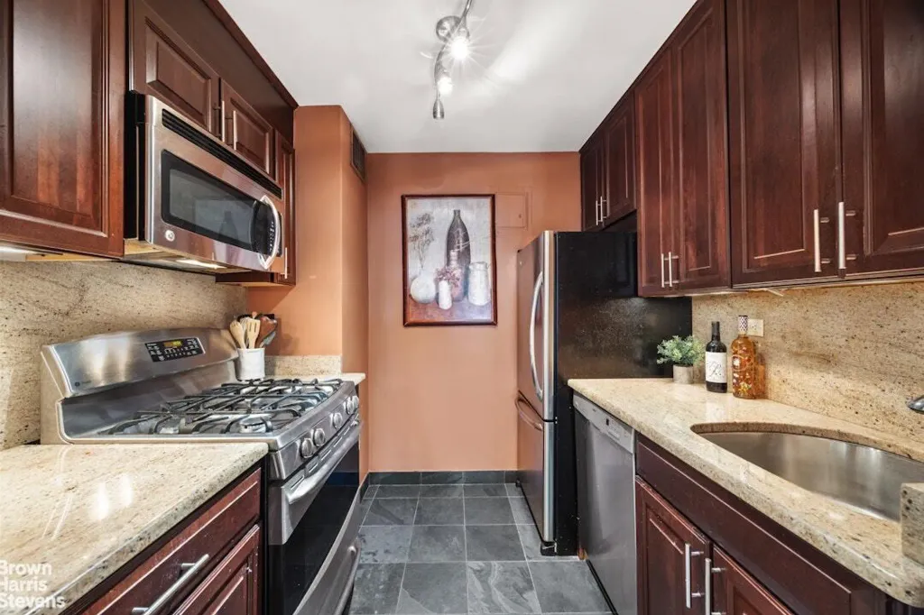 Property photo 3 of 12 <Alttext/>