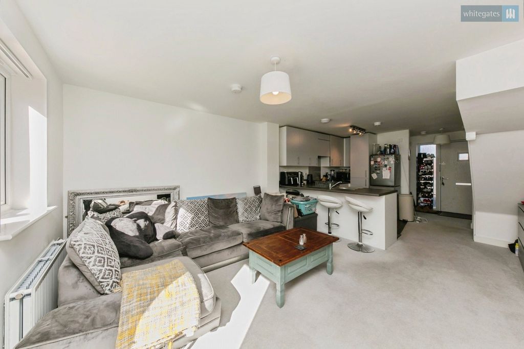 Property photo 3 of 14 Pbox-Img.Jpg