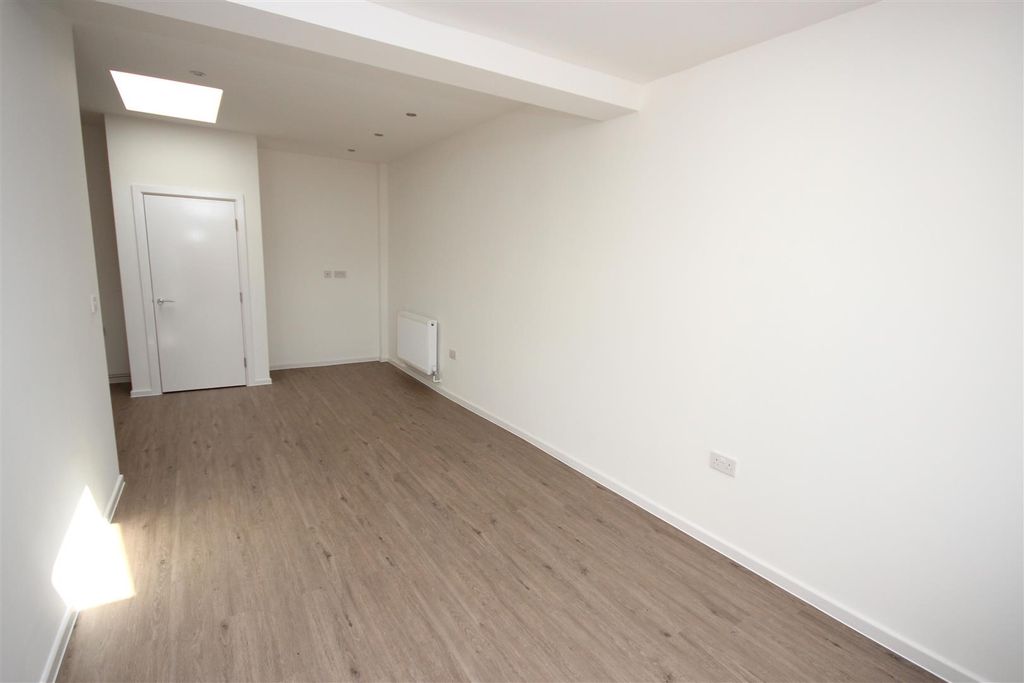Property photo 3 of 8 Img_5544.Jpg