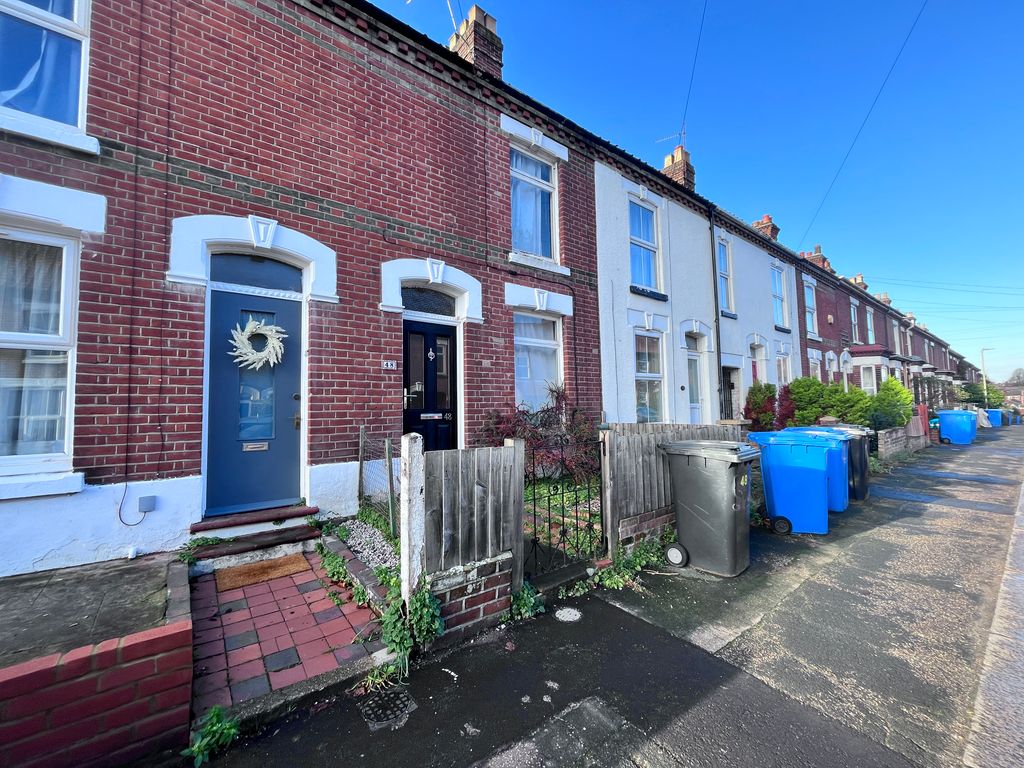 Property photo 1 of 3