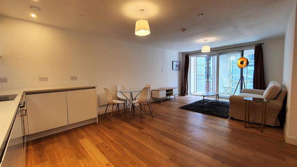 Property photo 2 of 33