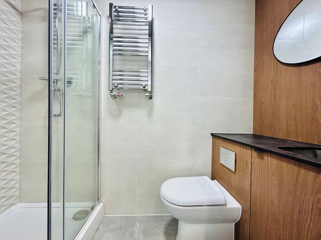 Property photo 3 of 4 Bathroom
