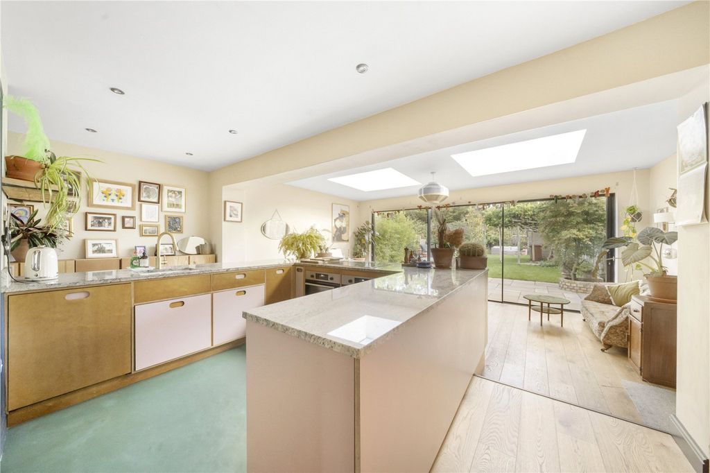 Property photo 1 of 32 Picture No. 27