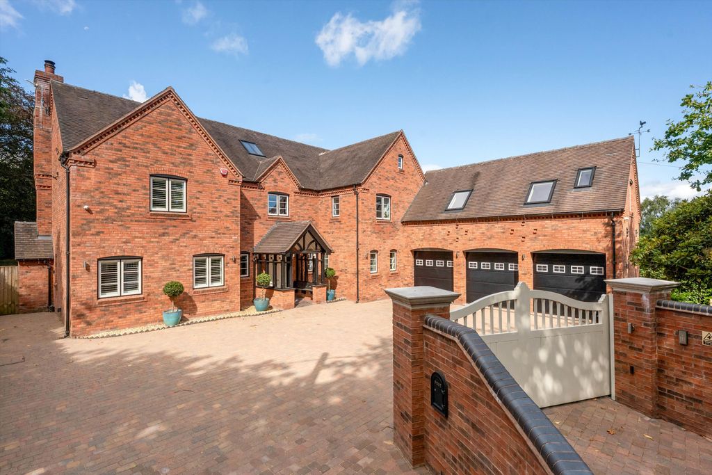 Property photo 1 of 33 The Beeches
