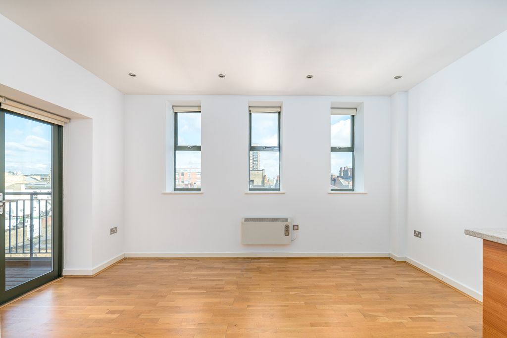 Property photo 3 of 11