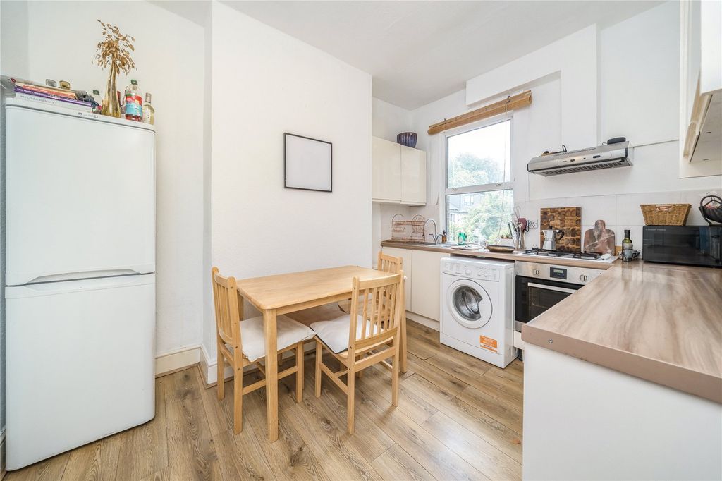 Property photo 3 of 12 Kitchen Diner