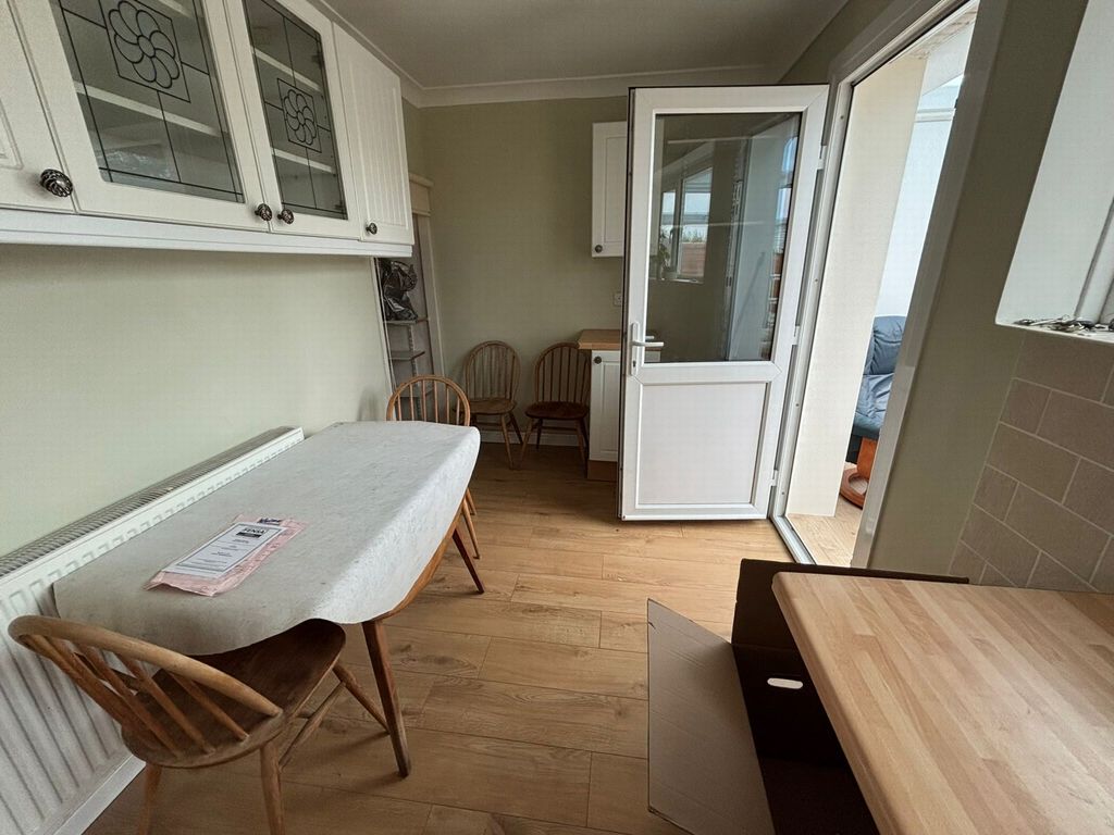 Property photo 3 of 10 Photo 8