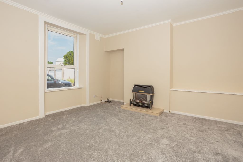 Property photo 2 of 17 Living Room