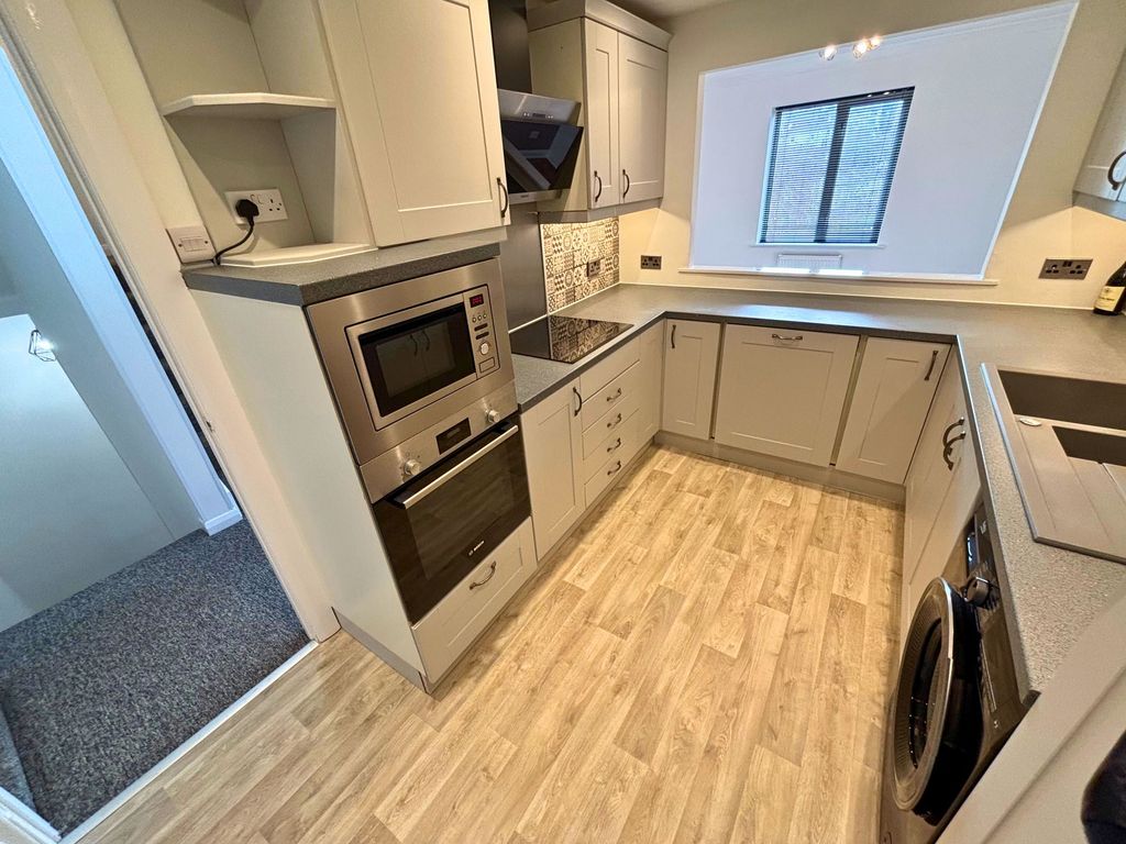 Property photo 2 of 14 Kitchen