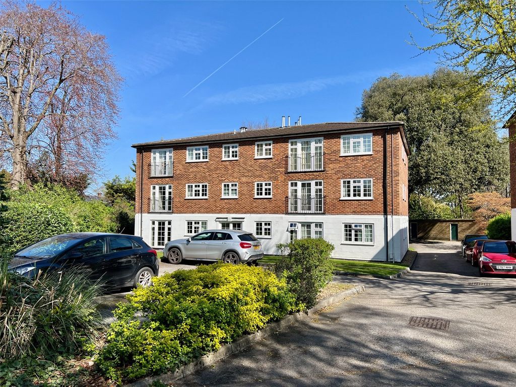 Property photo 1 of 8 Exterior