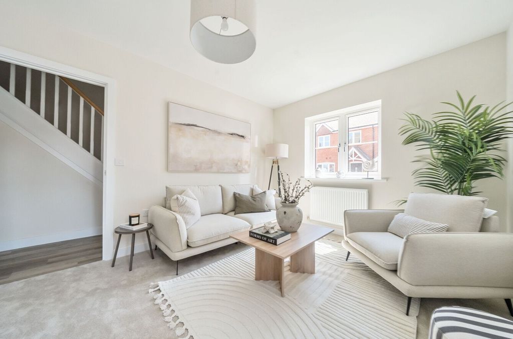Property photo 2 of 14 1294789-43-6839Bc...