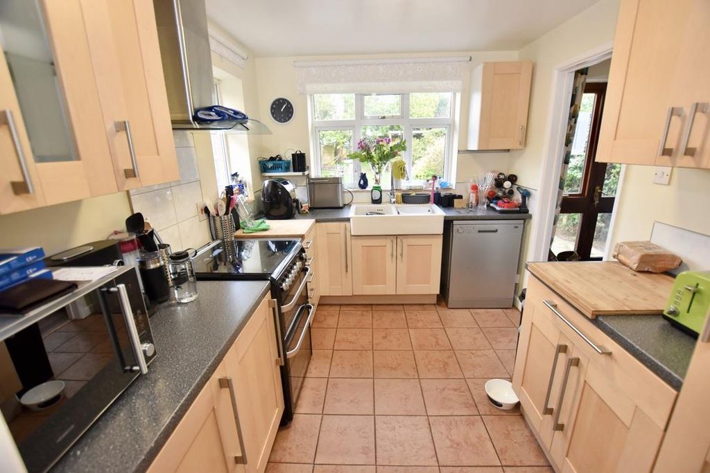Property photo 3 of 15 Kitchen