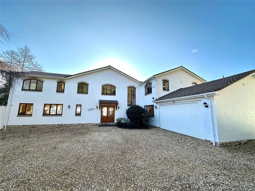 Property photo 2 of 21 Picture No. 24