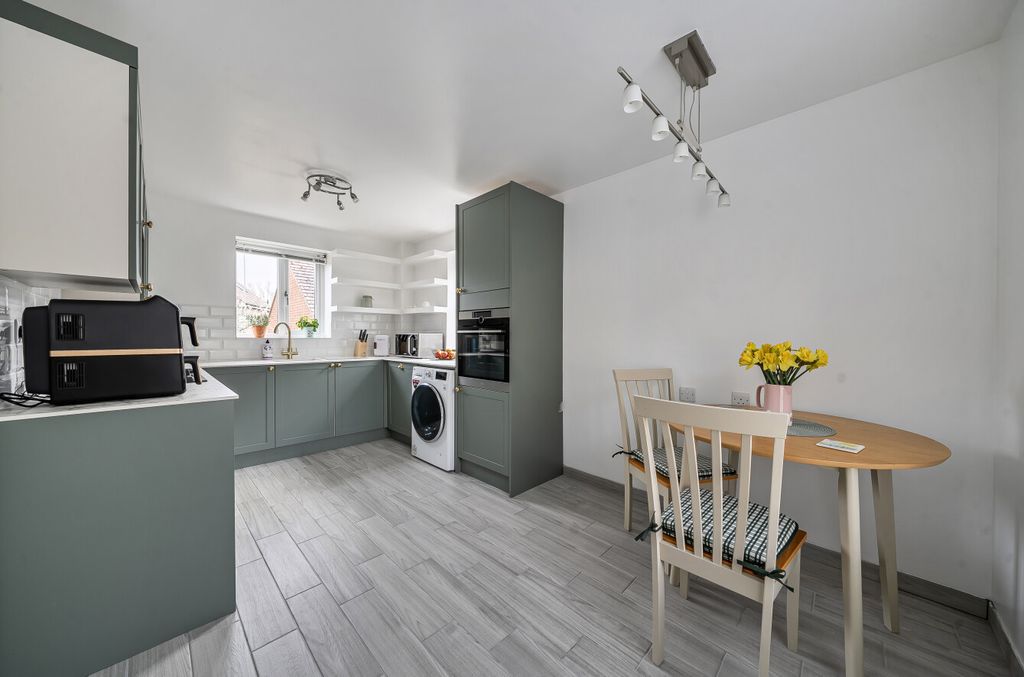 Property photo 2 of 16 Kitchen / Diner