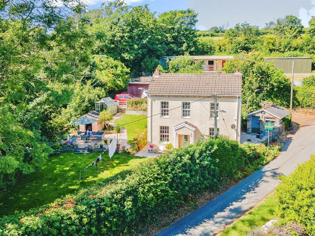 Property photo 2 of 34