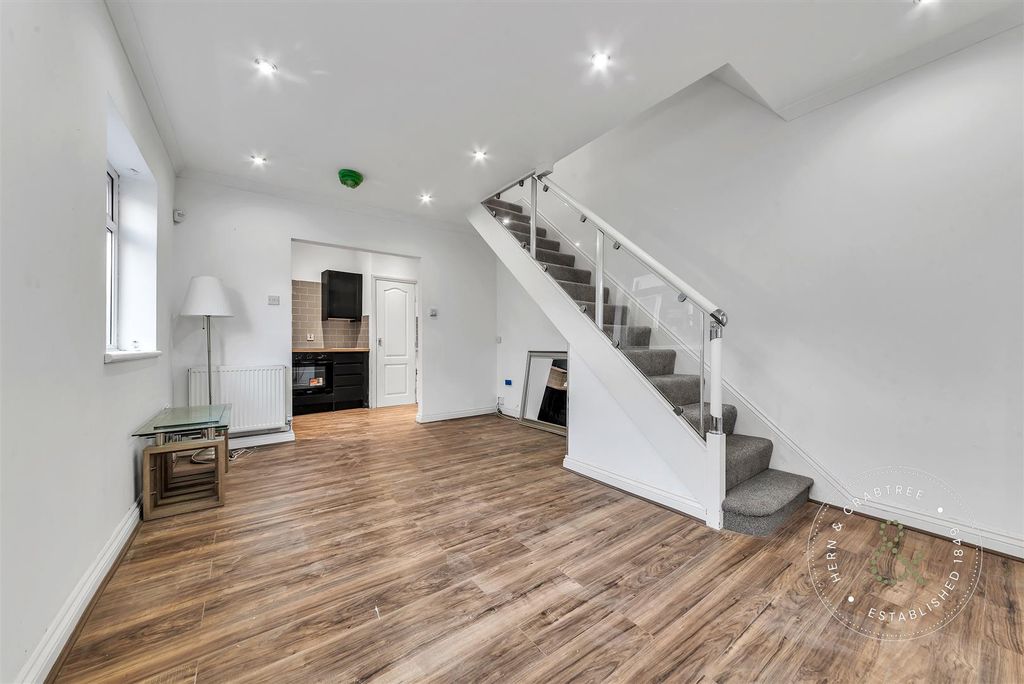 Property photo 3 of 25 Brunswick-Street-13.Jpg