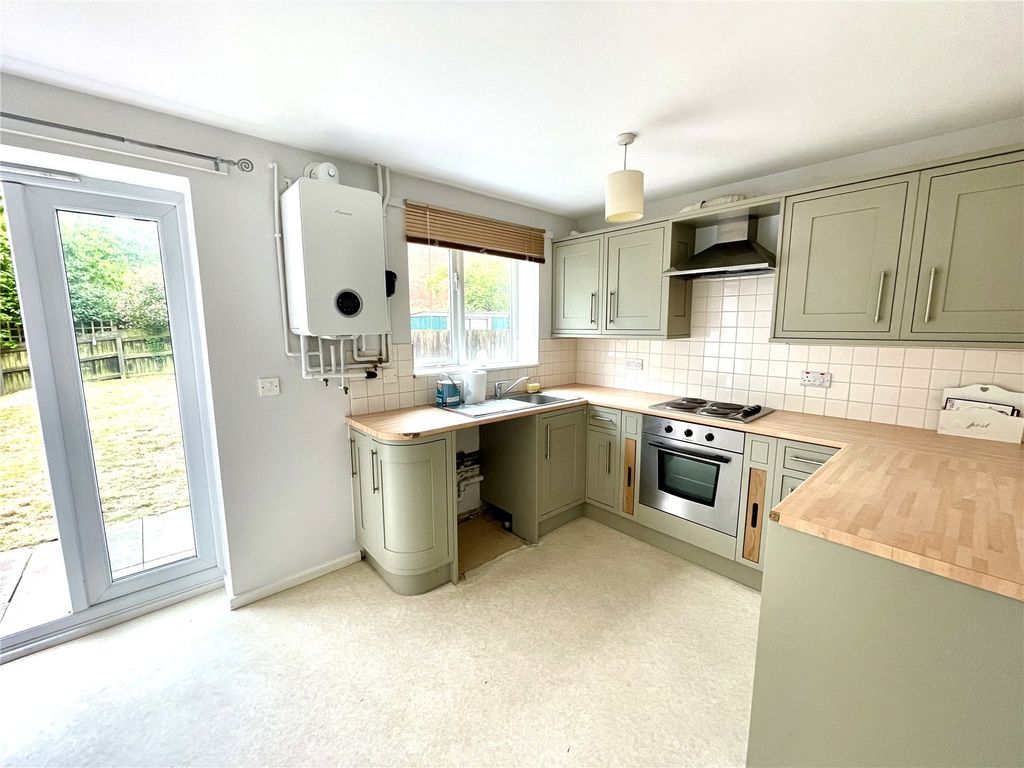 Property photo 2 of 8 Picture No. 11