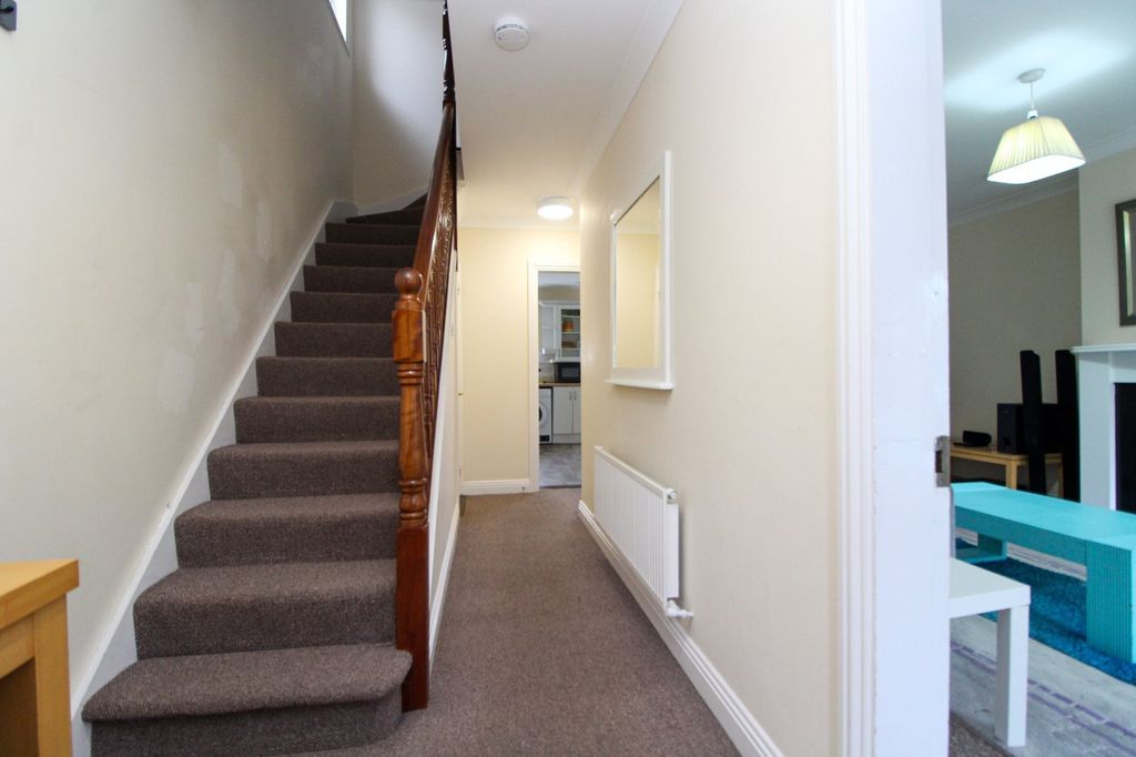 Property photo 2 of 17 Picture No. 10