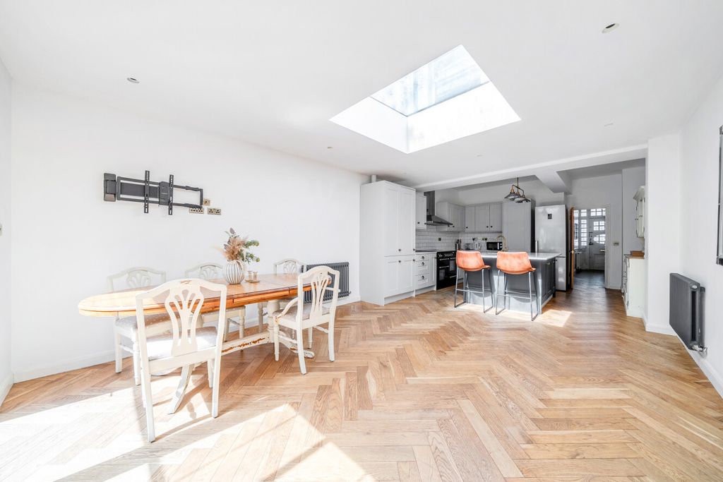 Property photo 3 of 11 1453991-10-69F1E4...