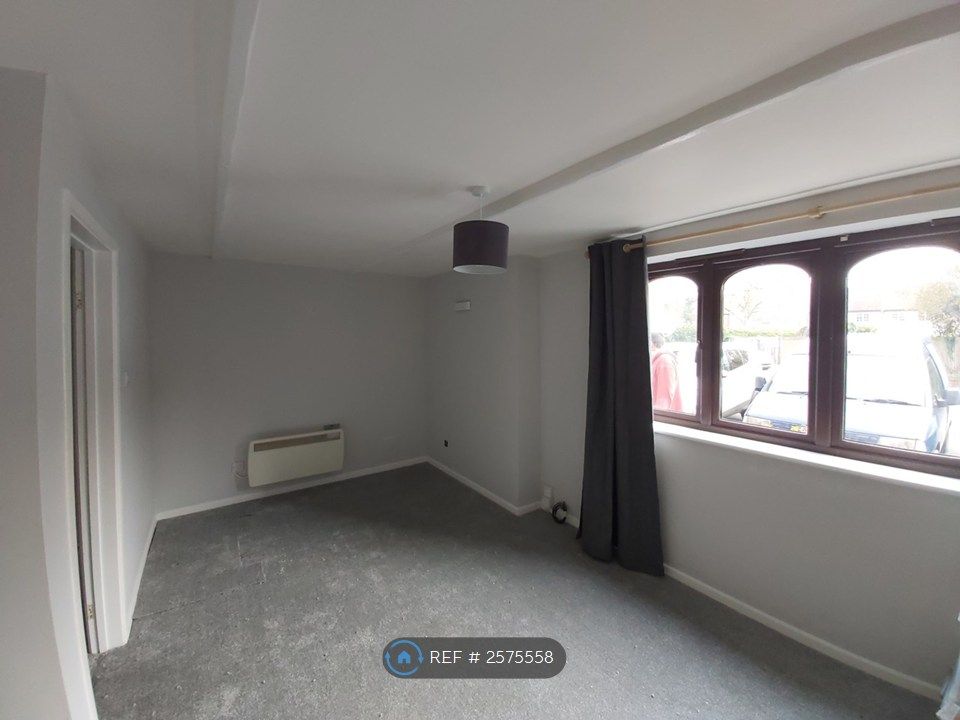 Property photo 3 of 8 Lounge Room