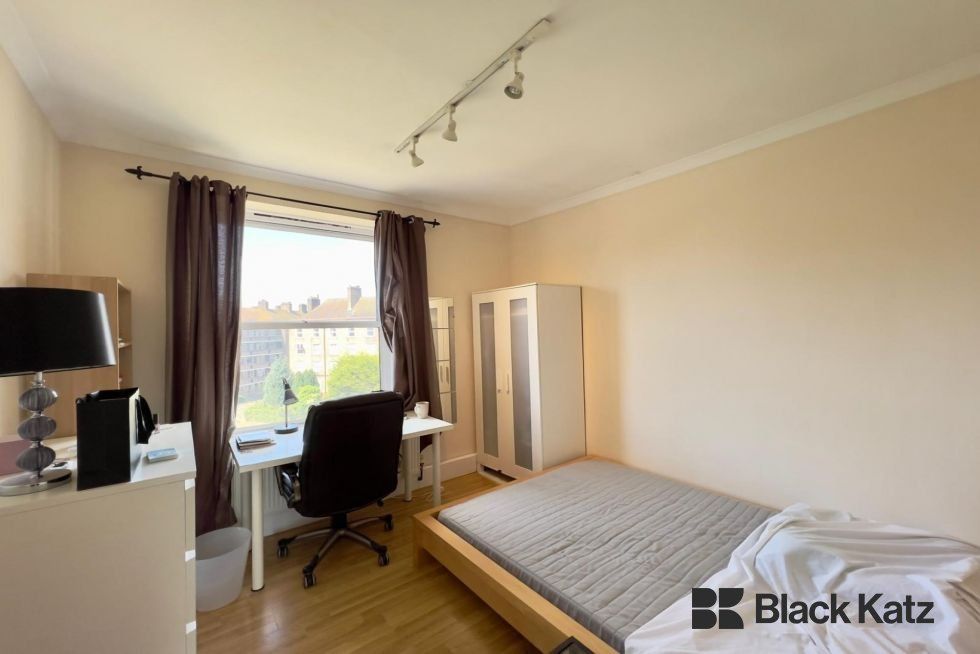Property photo 1 of 3