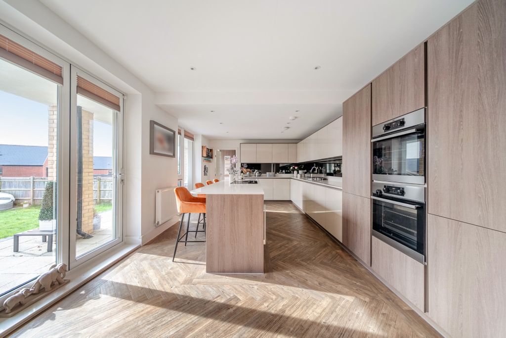 Property photo 3 of 13