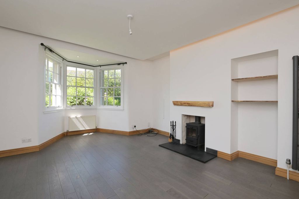 Property photo 3 of 27