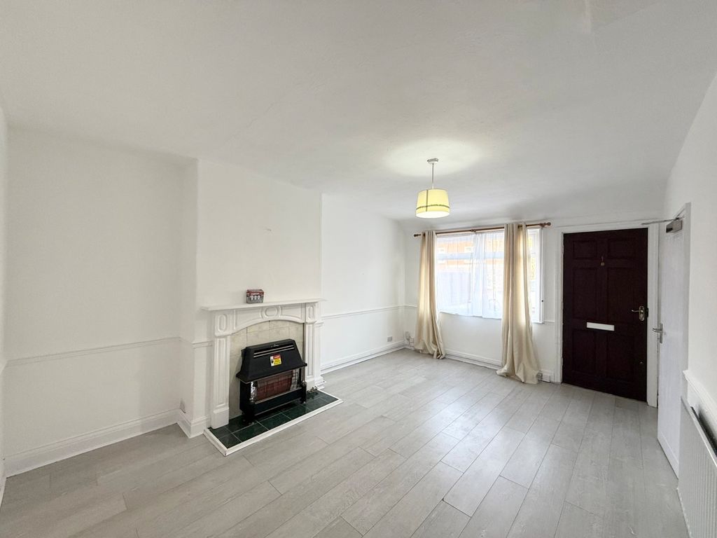 Property photo 3 of 8 Picture No. 02