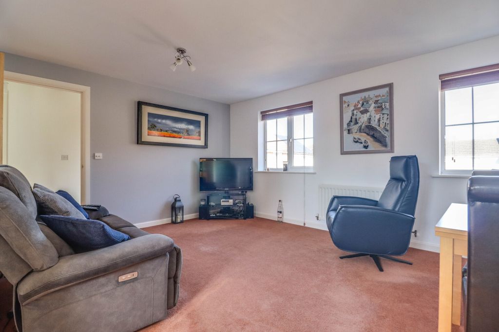 Property photo 2 of 15 Picture No. 16