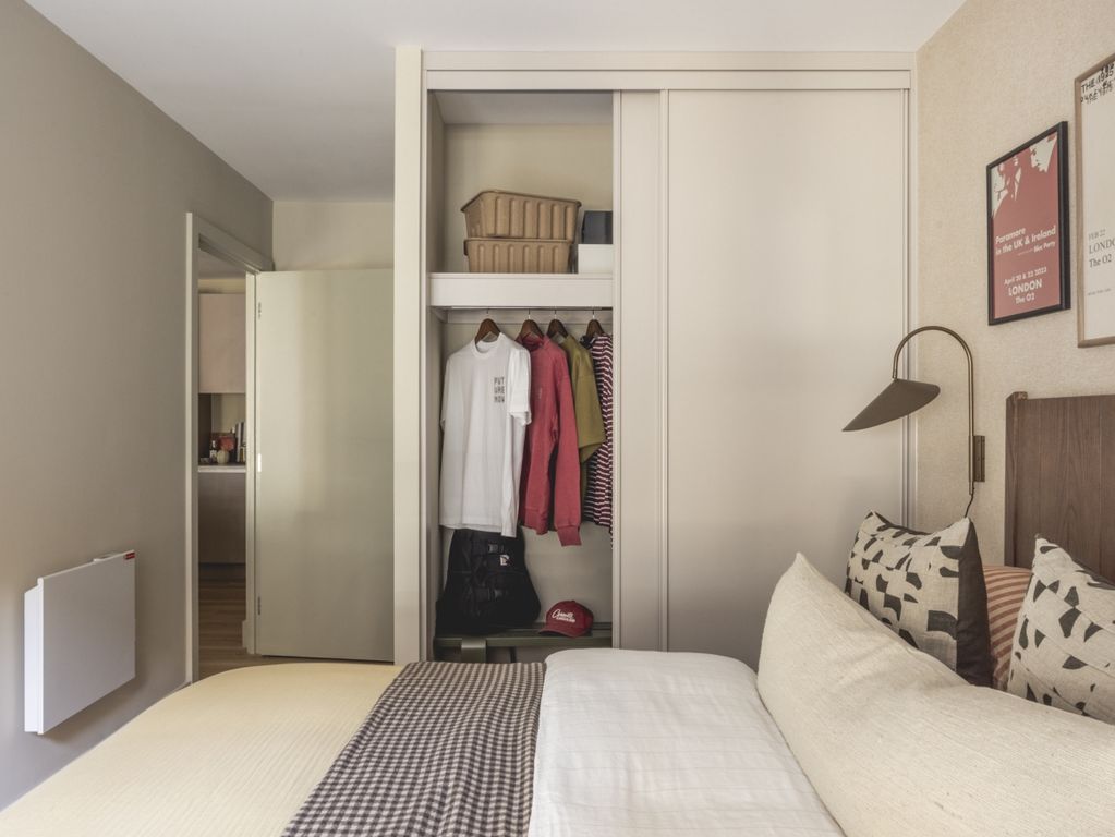Property photo 1 of 11 2 Bed Show Apt Be...