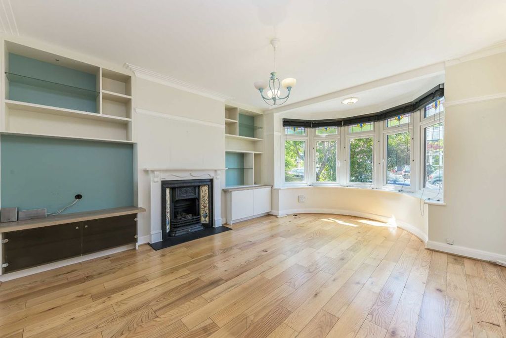 Property photo 2 of 7