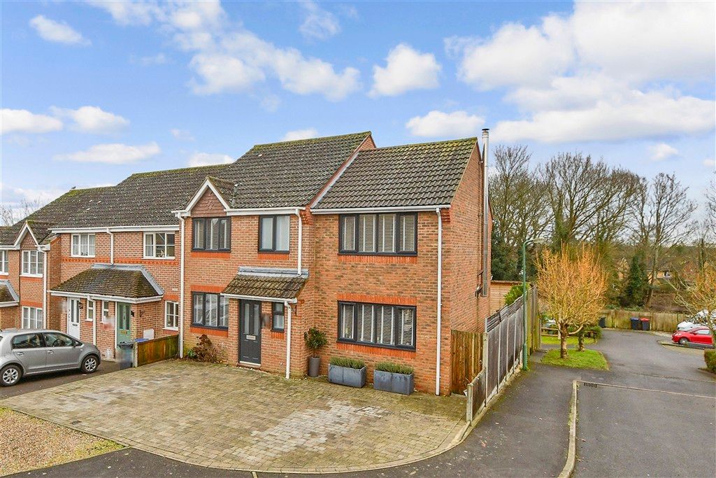 Property photo 1 of 12 Bedroom 1