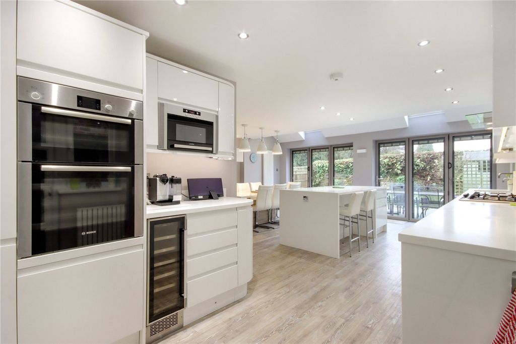 Property photo 3 of 23 Kitchen/Dining Room