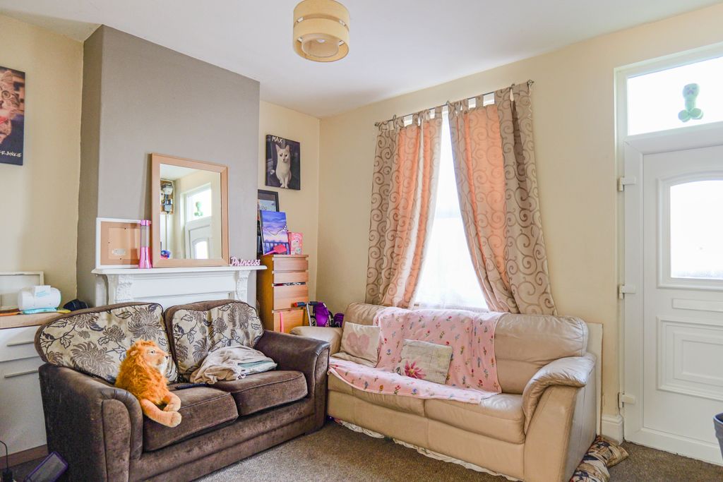 Property photo 3 of 18