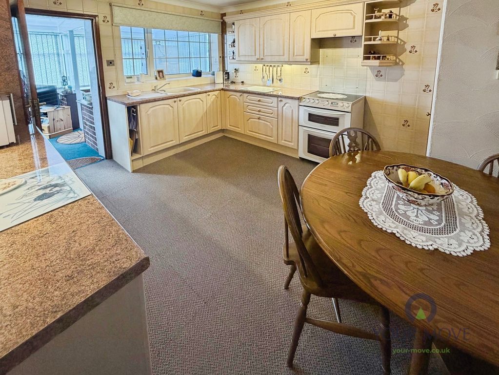 Property photo 3 of 19 Kitchen/Diner