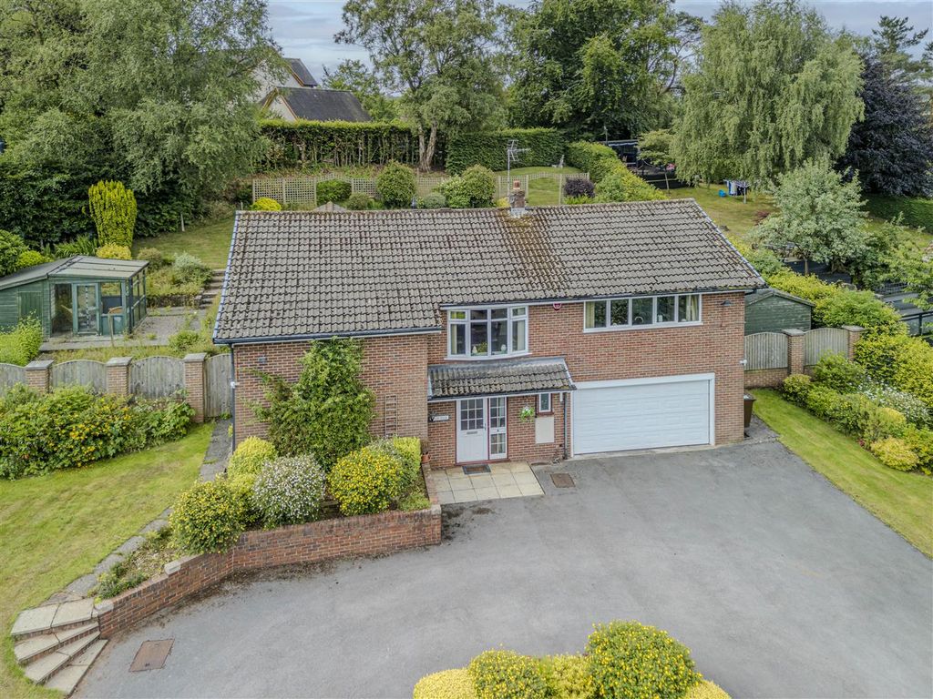 Property photo 1 of 40 Brook House