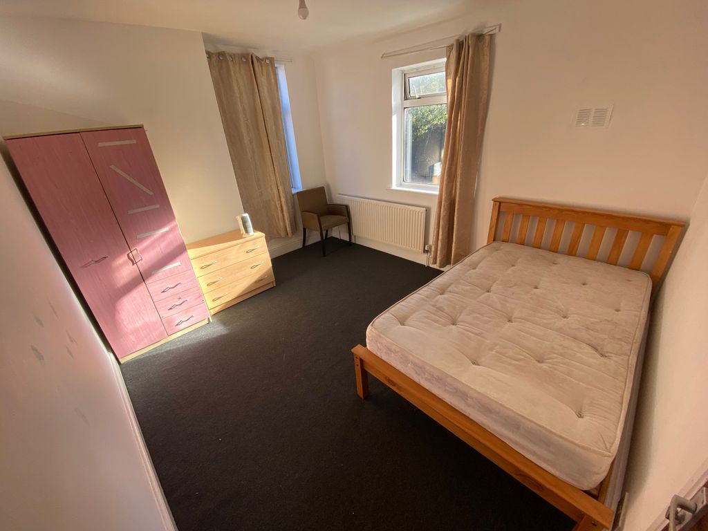 Property photo 1 of 3