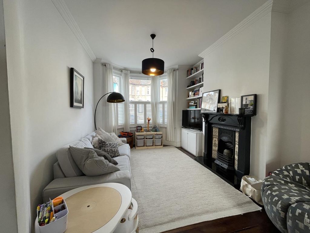 Property photo 2 of 11
