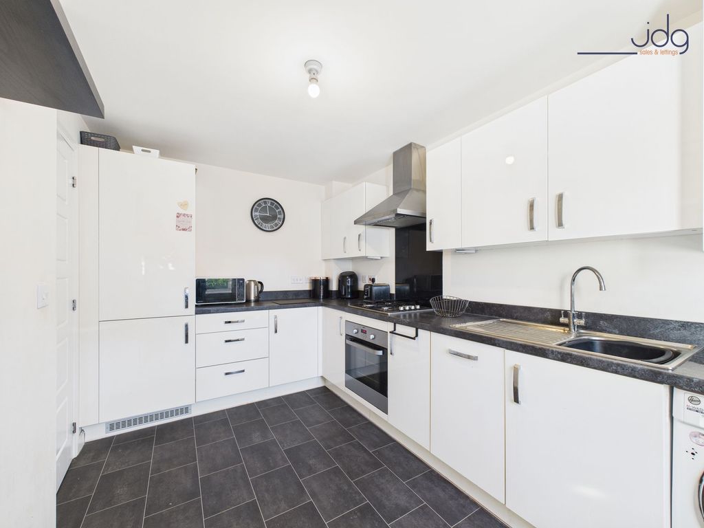 Property photo 3 of 14 Kitchen