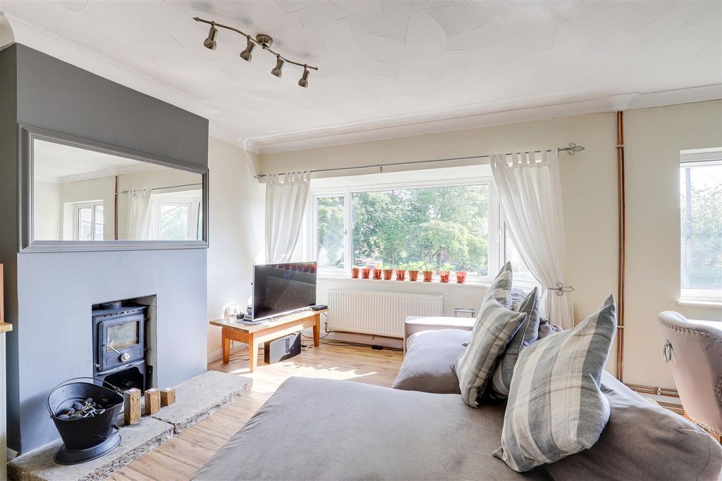 Property photo 3 of 14 6721.Jpg